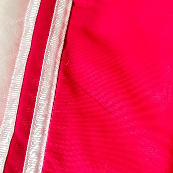 Used Pink kid Adidas set 4T have little marker line behind on the pants - Picture 7 of 8